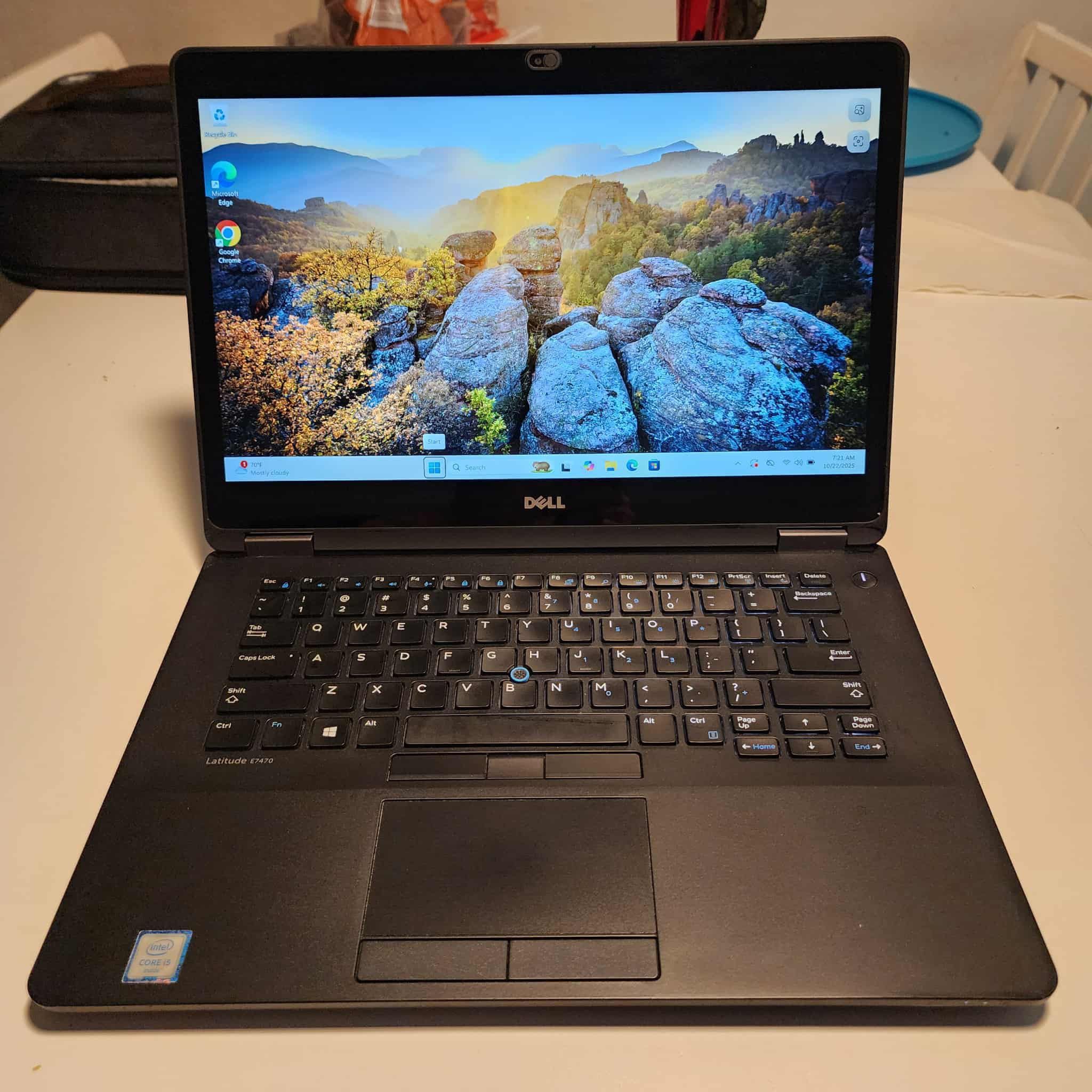 Dell Latitude 7490 touchscreen 14" Laptop Core i5-6300 CPU  8GB RAM  120GB  SSD  Windows 11 pro. Microsoft office installed.   ** NO TRADES **