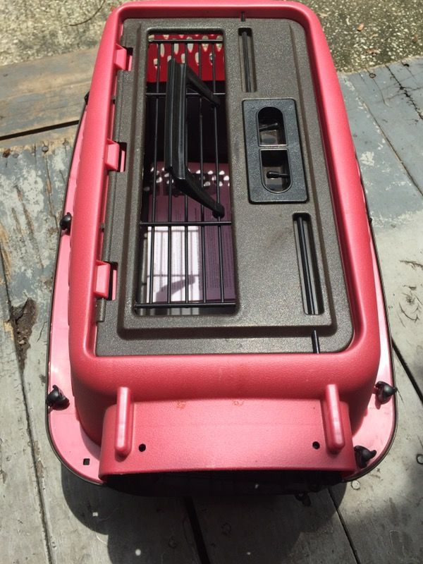 Pre-Owned, PETMATE, 2 door kennel, Pet/Dog Carrier
