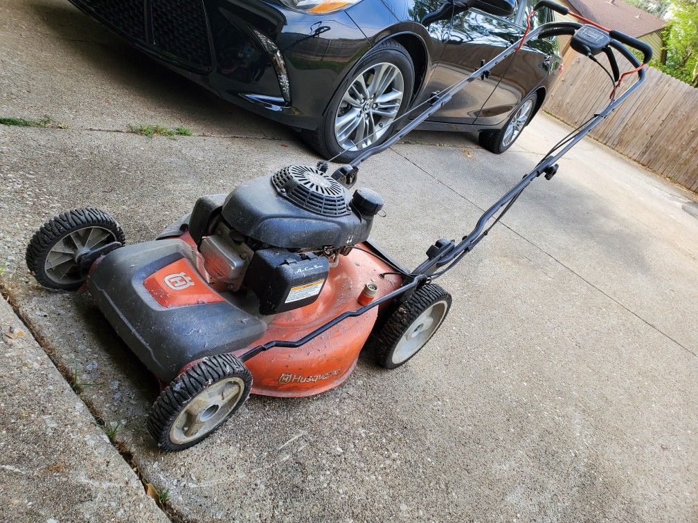 Husqvarna Self Propelled Lawn Mower, Honda GCV160, Orange