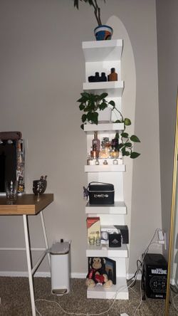 Wall shelf unit
