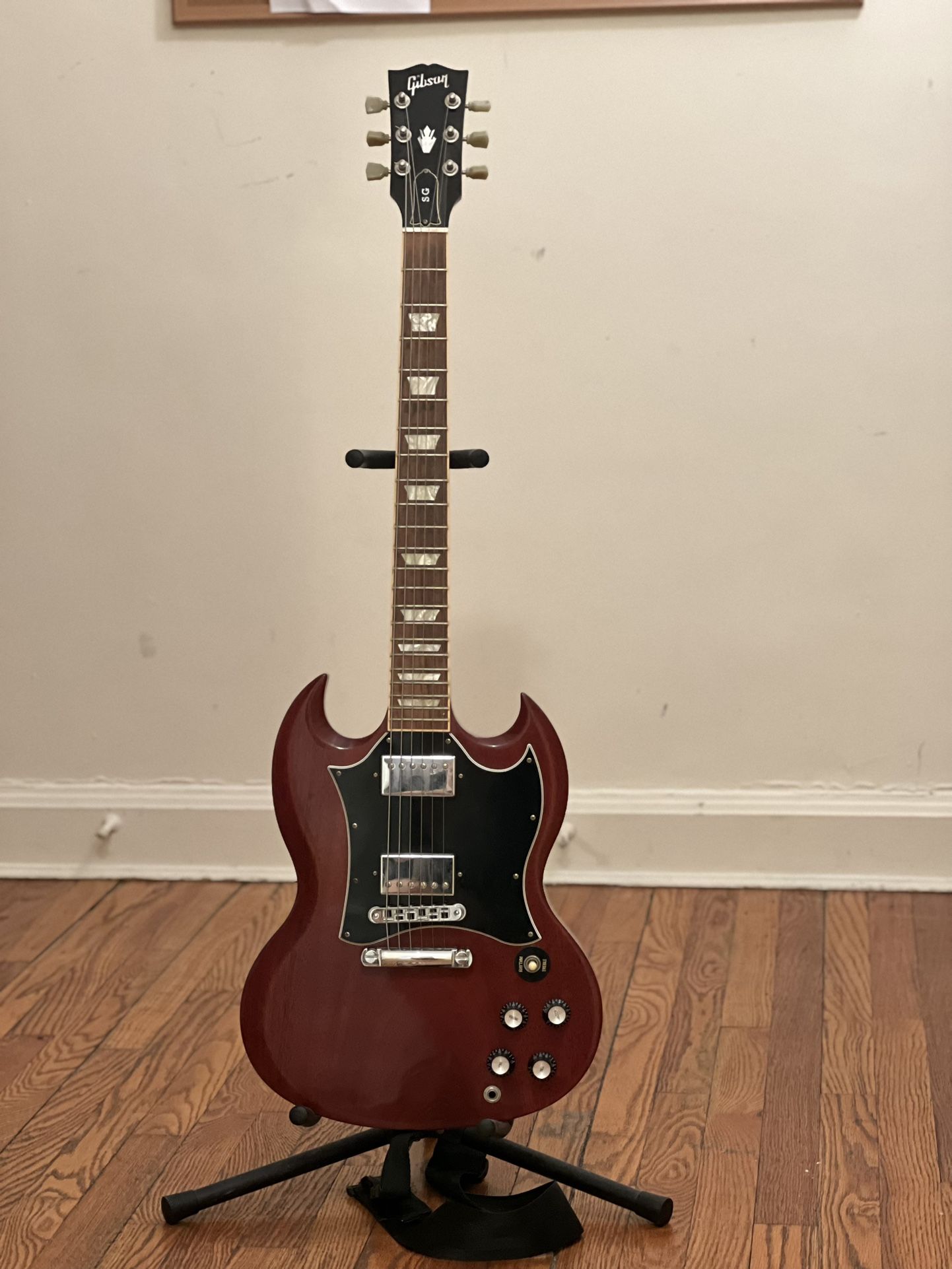 Gibson SG Electric Guitar w/hard case