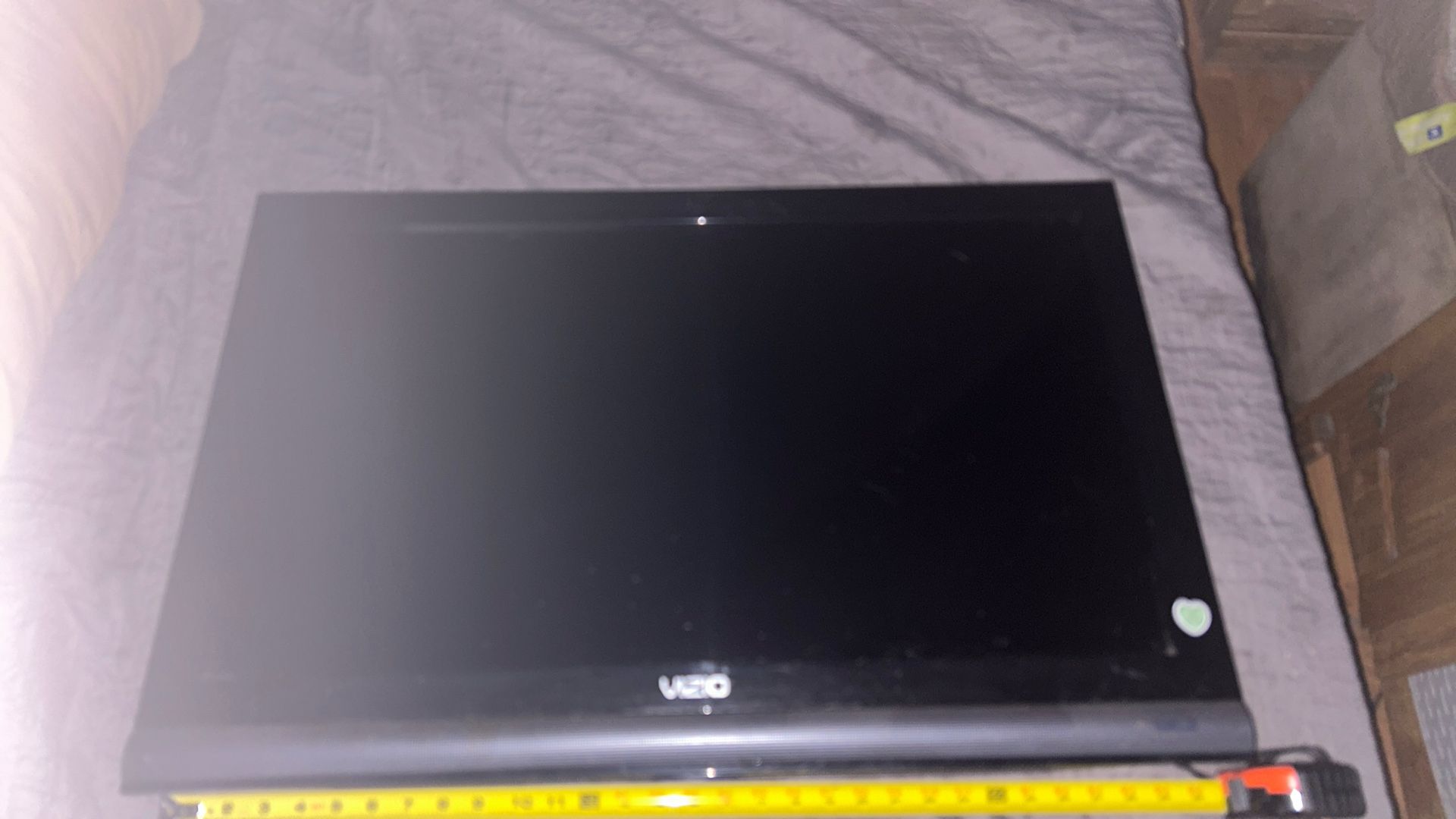 Vizio 32 Inch Flat Screen ๐บ TV No Remote Stand Included Works Perfect Was Mounted On Wall