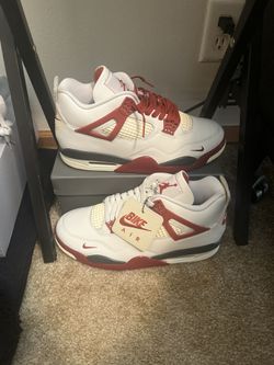 Jordan 4 retro og Nigel Brick After Brick. Mens 10.5