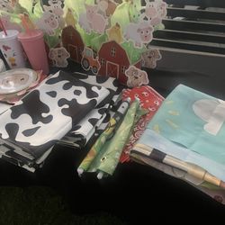 Party Farm, Decoration