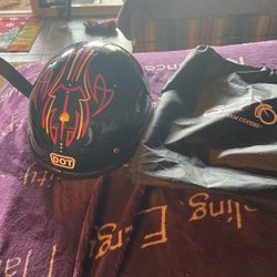 Like New 1/2 Helmet W/bag 20$