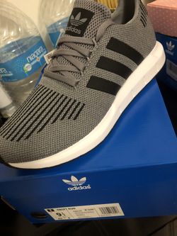 Adidas Men’s 9.5