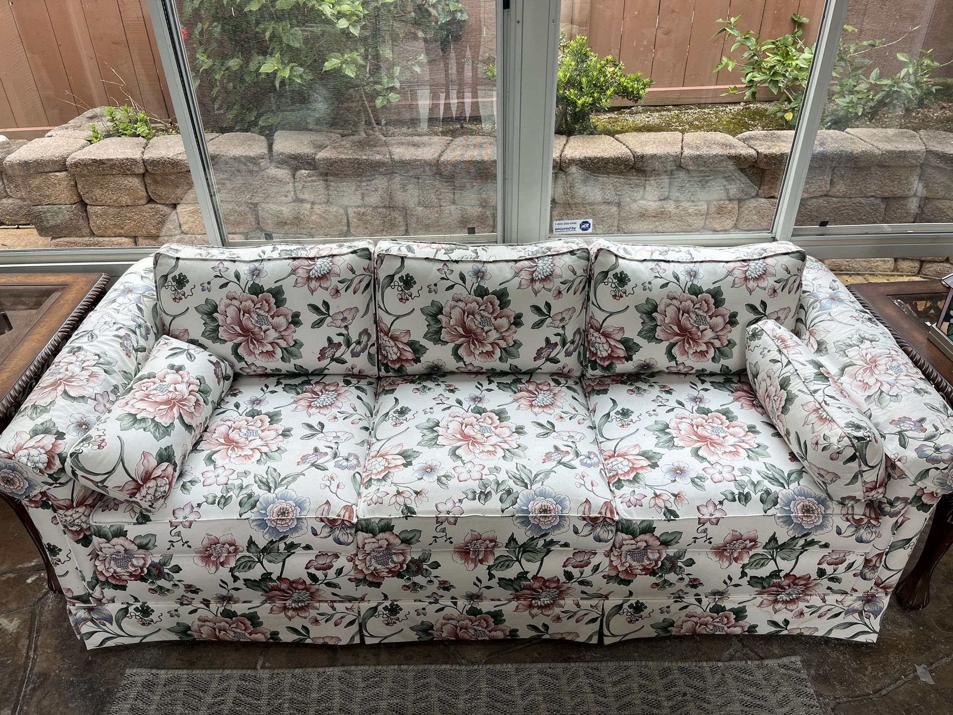 Free Sofa 