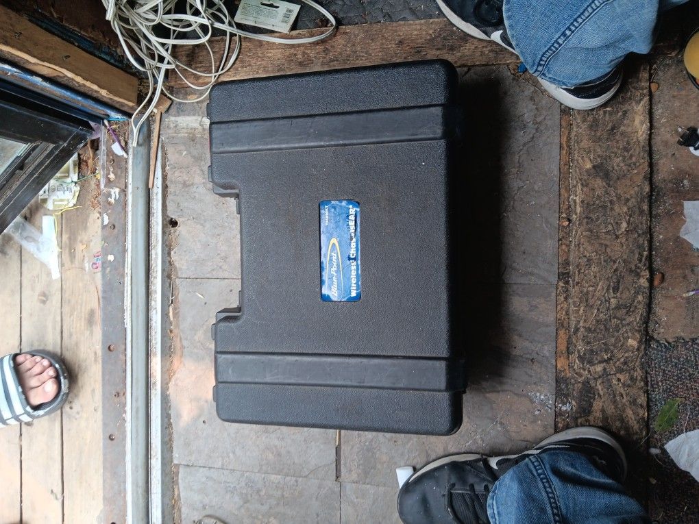 blue point -wireless Chassise-EAR