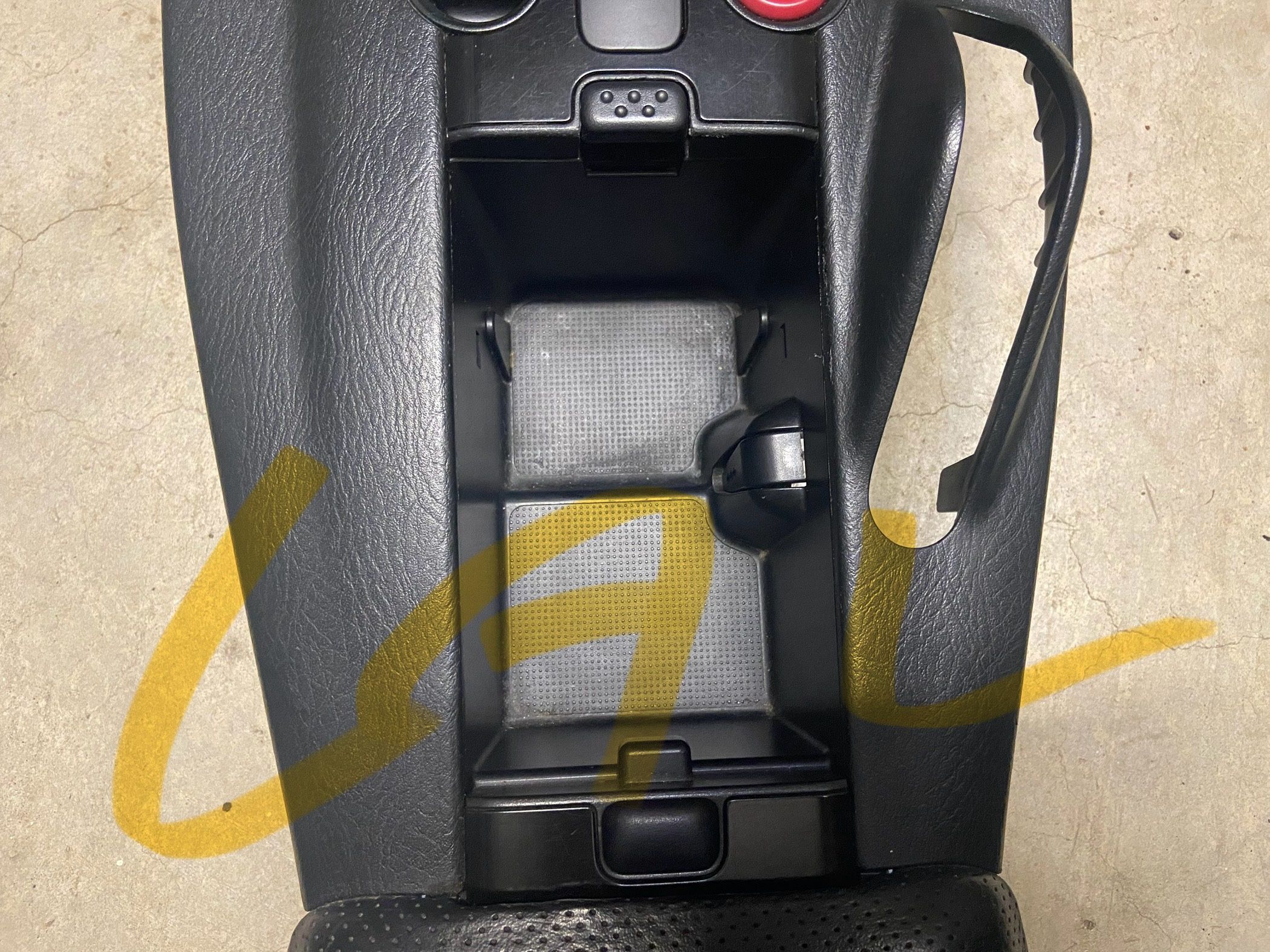 0609 Honda S2000 AP2 AP2V2 Center Console Cup Holder Shifter S2K AP1 for Sale in Chino Hills