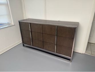 Modern 6-Drawer Dresser