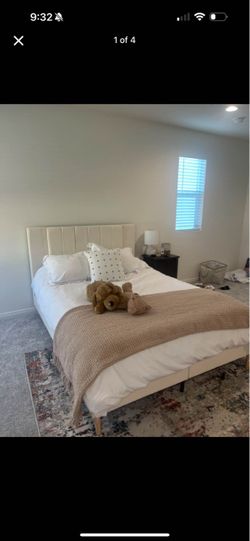 Bed frame with mattress (FULL)
