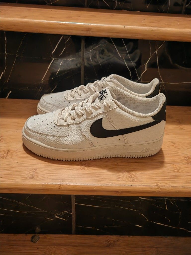 Nike Air Forces Size 7