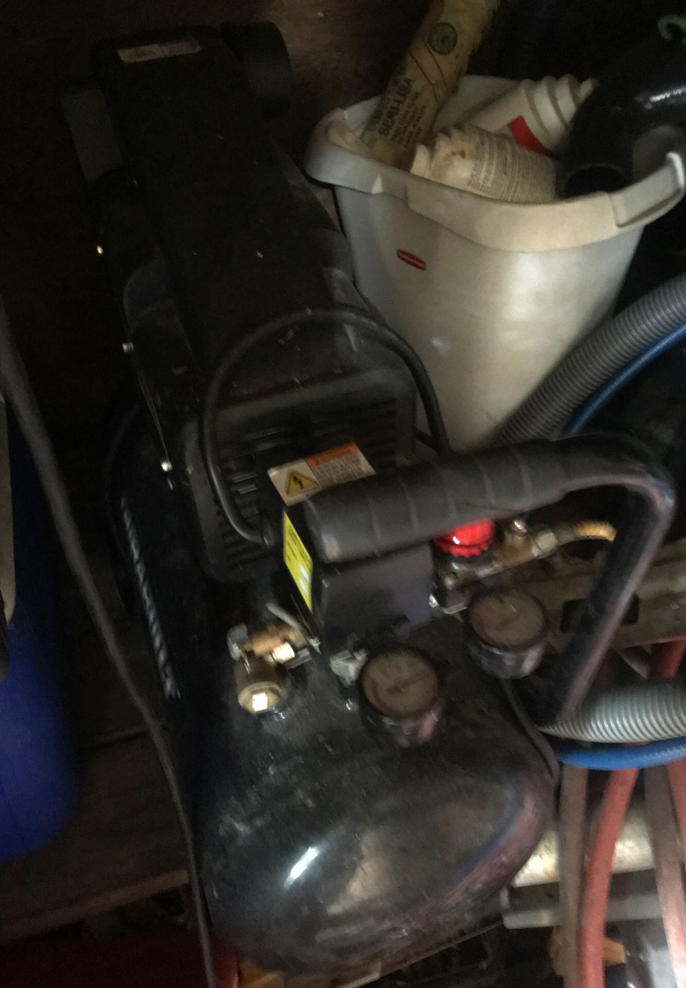 6 gallon DURABUILT compressor