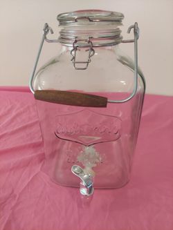 2-gallon glass water container