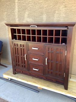 Wine cabinet