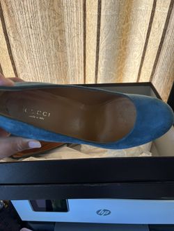 Women's Gucci Scamosciato Pumps Size 37 / 7 Womens