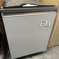 Samsung Bespoke Smart 46 dBA Dishwasher with StormWash and AutoRelease Door in White Glass