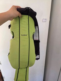 Free baby carrier(hold)