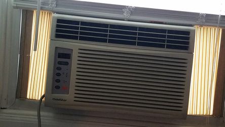 Goldstar window ac 6500 btu works good