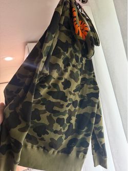 Bape hoodie L