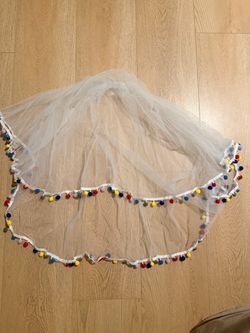 Bridal Veil with Colorful Pom Poms & Hair Comb – Wedding Party Veil