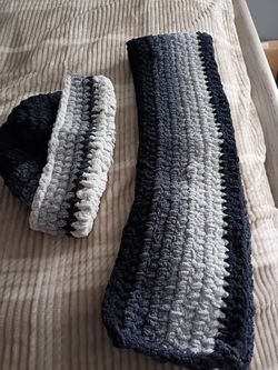 New  handmade hat and scarf for youth