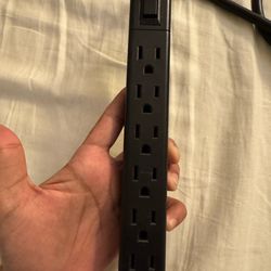 Power outlet strip