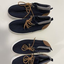  Sneakers For Boys  $10 each  SIZE 1 ,2  OLD NAVY 