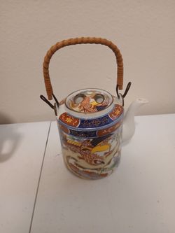 Tea pot