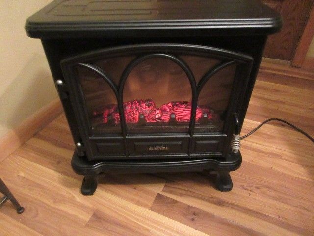 DURAFLAME Electric Fireplace Heater DFS-550-11 (750/1500 watt). for Sale in  Milwaukee, WI - OfferUp