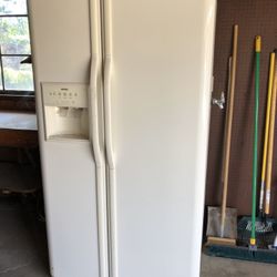 Refrigerator/ Kegerator *Kenmore Custom*