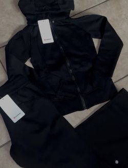 Black Lululemon Scuba Set size 8 BRAND NEW