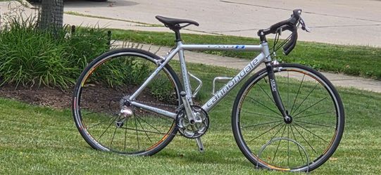CANNONDALE CAAD 8 - ROAD BIKE - 50.08CM MED FRAME - ULTEGRA COMPONENTS - CARBON FORK