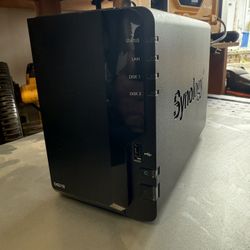 Synology DS218 NAS w/2x 4TB Drives