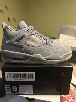 KAWS- Jordan 4 collab size 9 men (New)