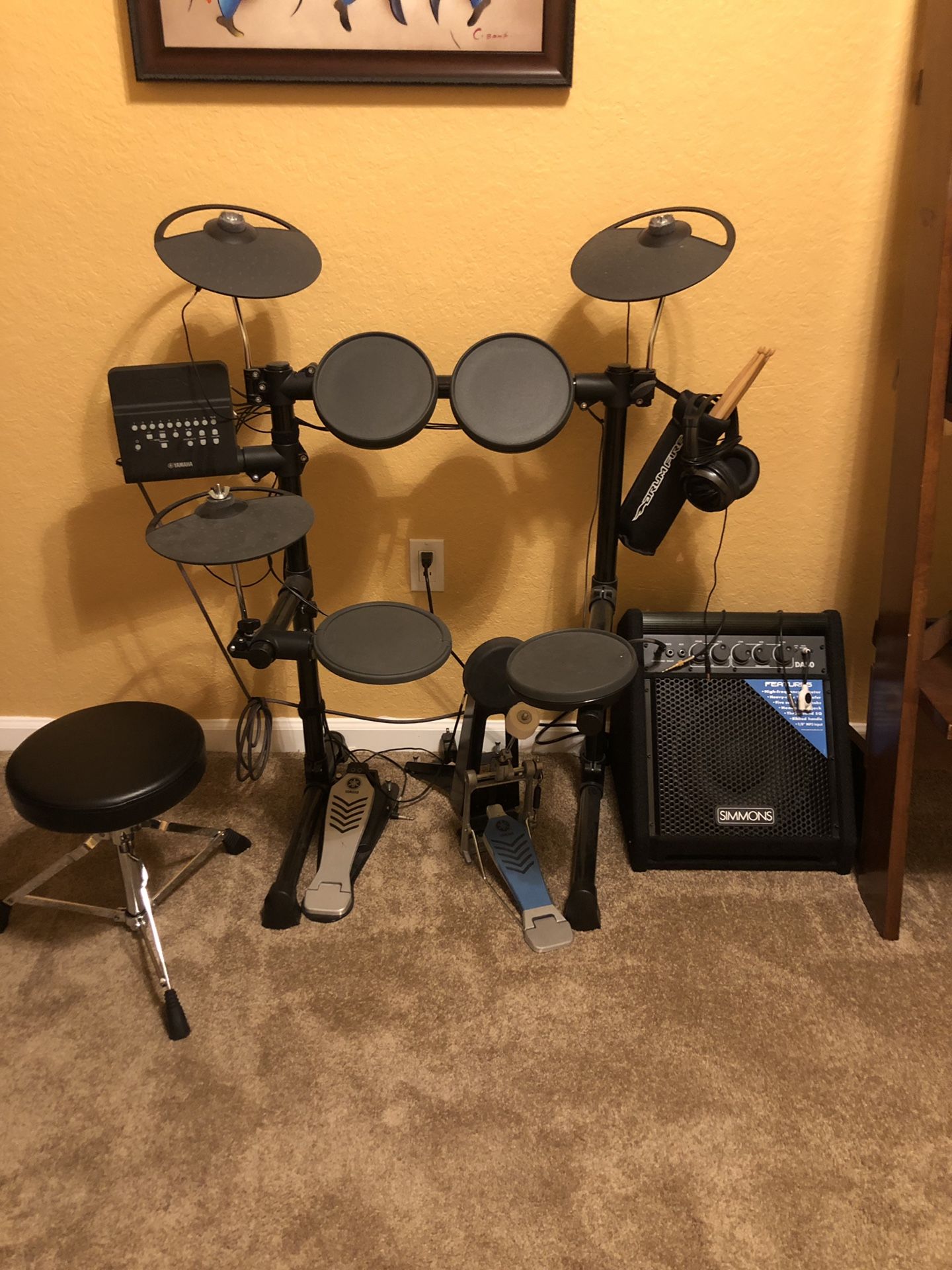 Yamaha DTX450K Electronic Drum Kit with Simmons Monitor