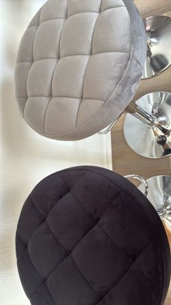 Tufted Velvet Bar Stools with Chrome Base