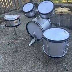 Junior Drum Kit Complete Great Condition 