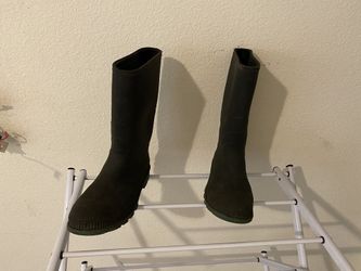 Rain boots