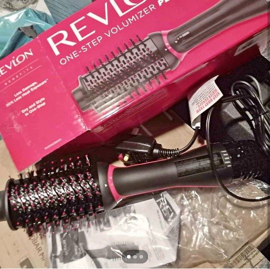 REVLON One Step Volumizer PLUS Hair Dryer and Styler