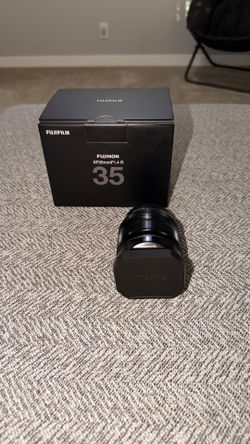 Fujinon XF 35mm f/1.4 R – Mint + Box, Hood & Pouch