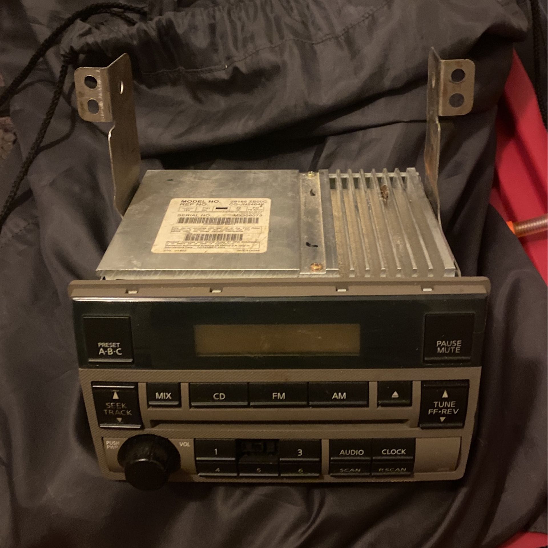 Stock Nissan Altima Radio