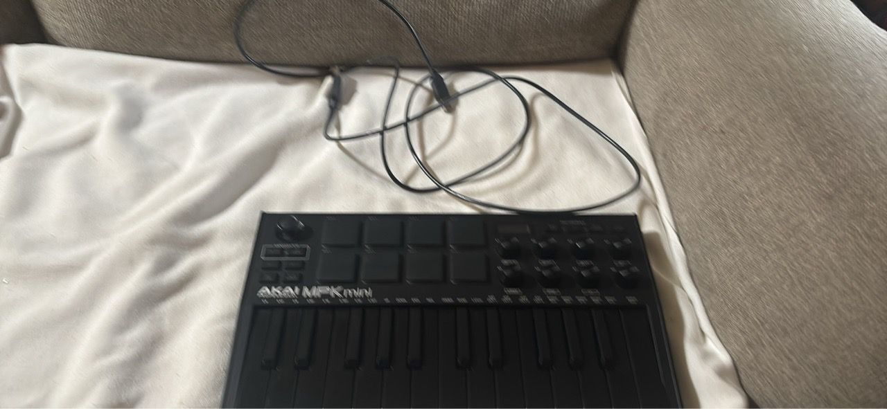 AKAI MPK MINI Keyboard for sale for Sale in San Antonio, TX - OfferUp
