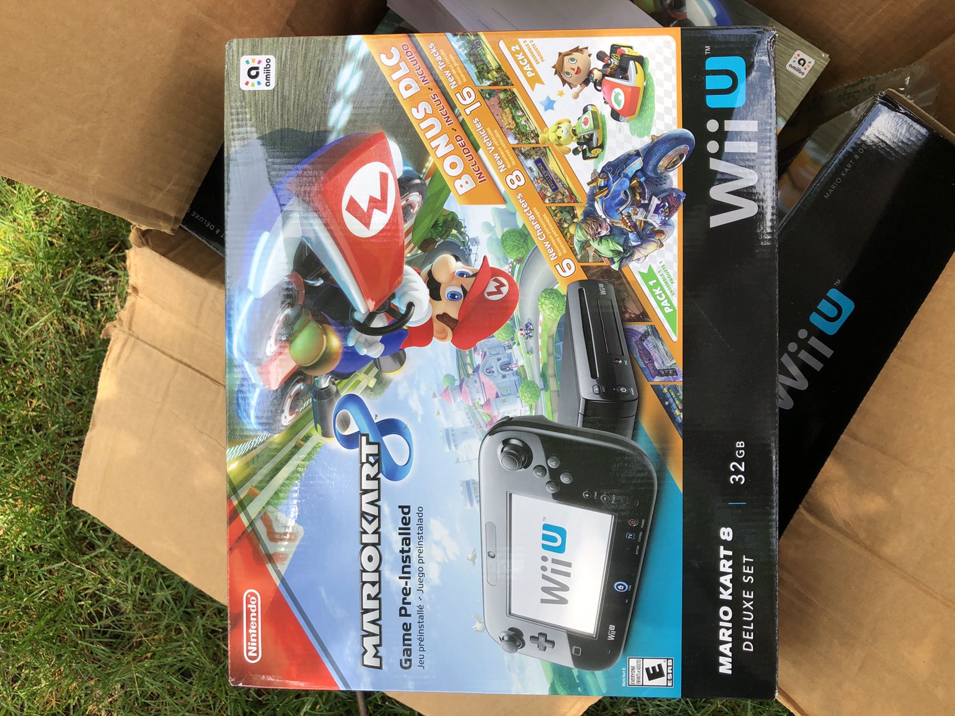 Nintendo Wii U Mario Kart 8 Deluxe set brand new