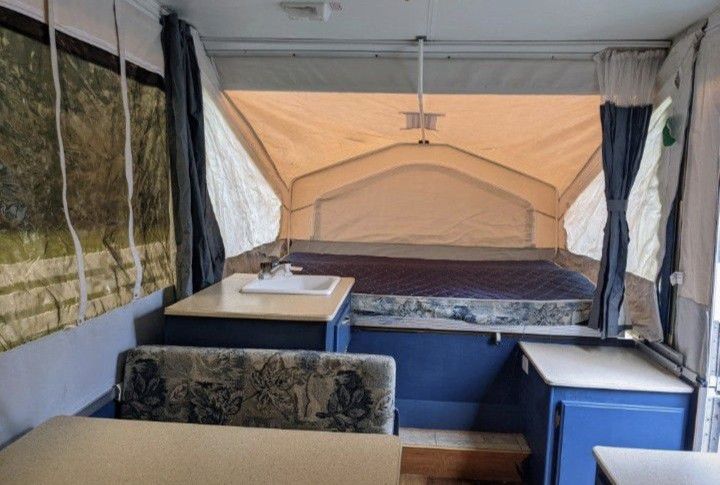 2006 Flagstaff Tent Trailer