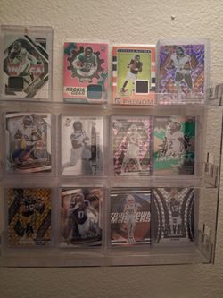 NFL Football Trading Card Lot – 12 Cards