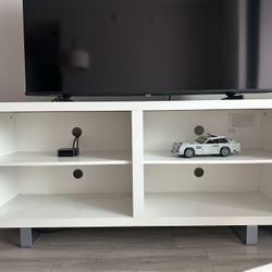 TV Stand  58” (L) X 15 “ (D) X 27“（H)