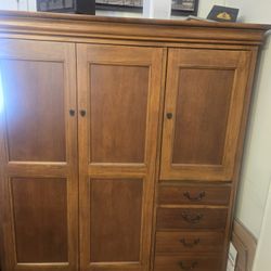 Computer Cabinet/armoire (Hooker Brand)-MAKE ME AN OFFER 