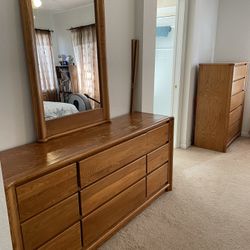 Queen Oak Bedroom set with nightstands