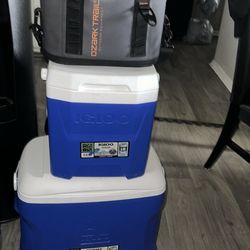 Igloo 30 Quart Contour Cooler/Igloo 12 qt. Laguna Hard Sided Ice Chest Personal Cooler - Blue And Extra Free Mini Cooler